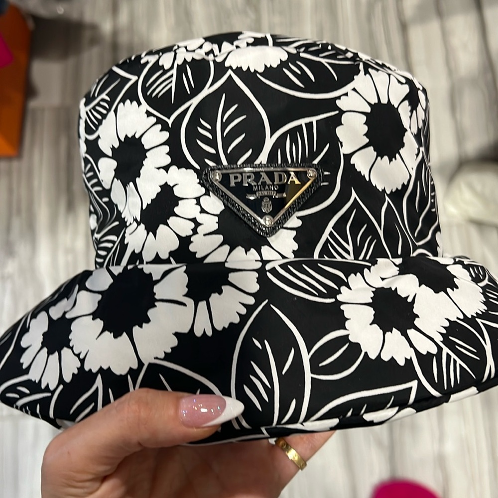 Prada re-nylon bucket hat floral black and white size S